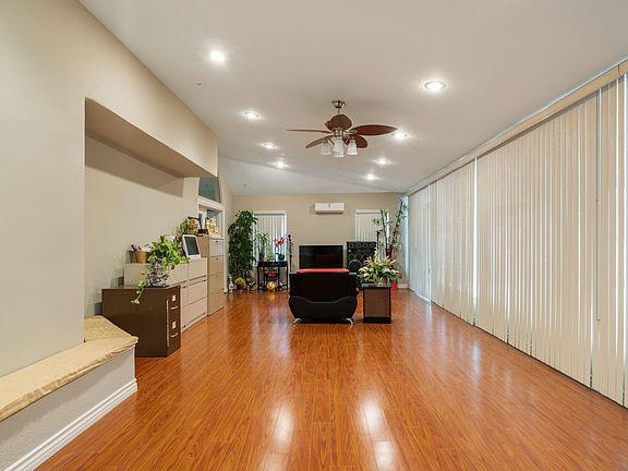 4th image of 660 Pantera Dr