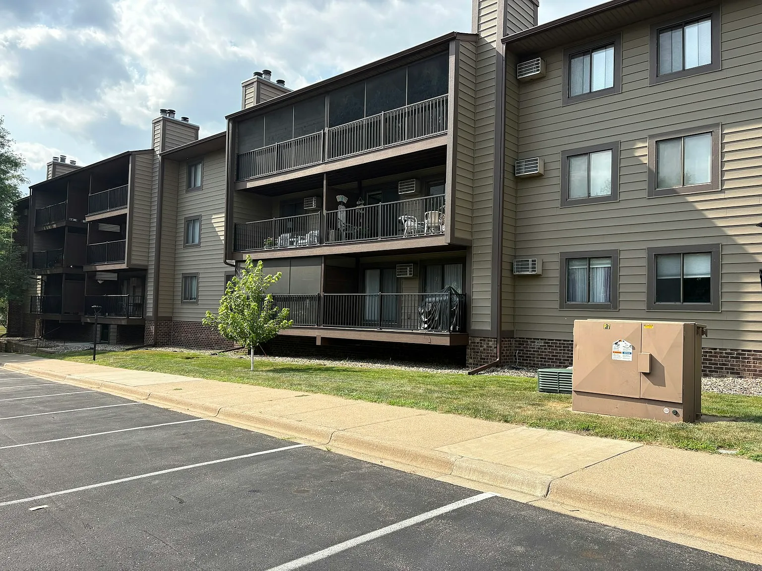 7301 West 101st Street, Unit 102 — Photo 1