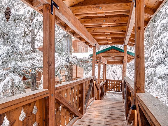 4th image of 253 Saint Moritz Dr