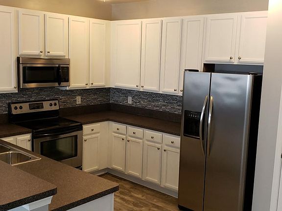 3rd image of 912 Southmoor Dr Unit 104
