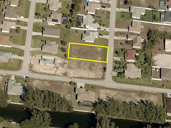 4th image of 2724 SW 1st Pl