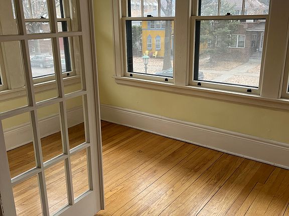 2nd image of 1127 Lincoln Ave Unit 2