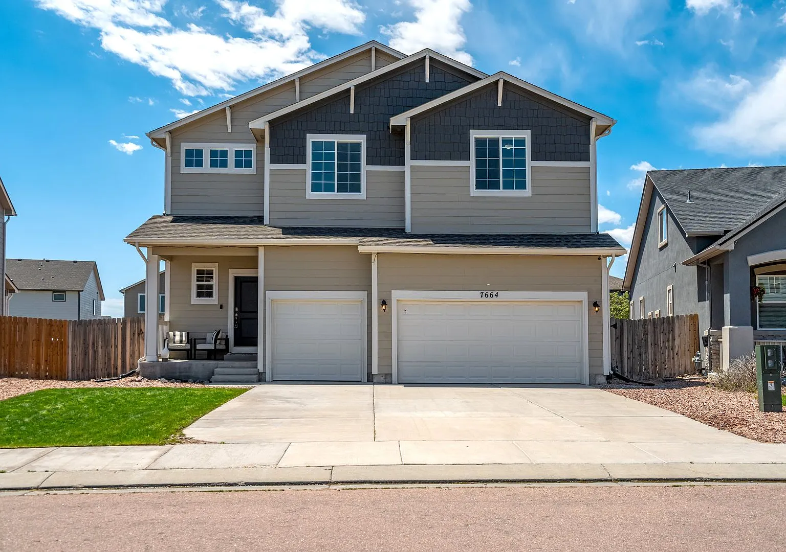 Stunning 4-Bedroom Rental with Mountain Views, Finished Basement & 3-Car Garage! Located near For... — Photo 1