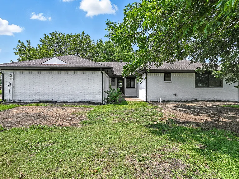 3309 Larkin Ln — Photo 17