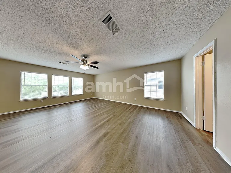15312 Iola Cv — Photo 10