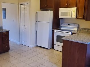 293 School St #3R, Stoughton, MA 02072