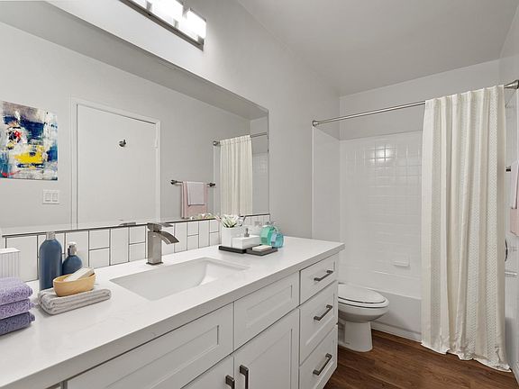5th image of 514 Bucknell Ave