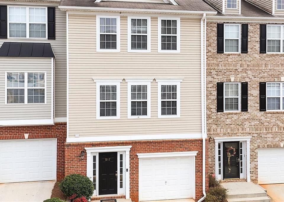 1st image of 517 Lantern Wood Dr
