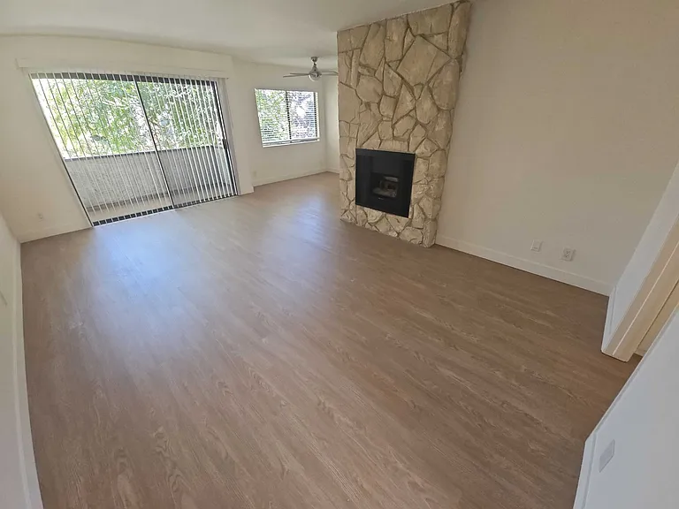 Coldwater Canyon Ave — Photo 15