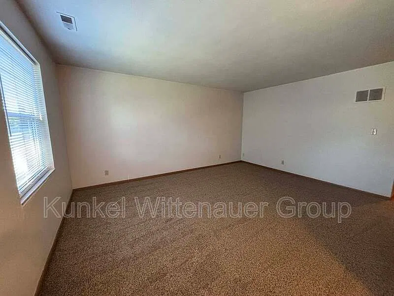 2 bed, 1.0 bath, 900 sqft, $775 — Photo 4