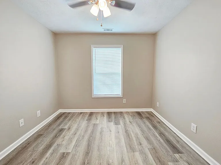 7796 Buttonwood Ave — Photo 22
