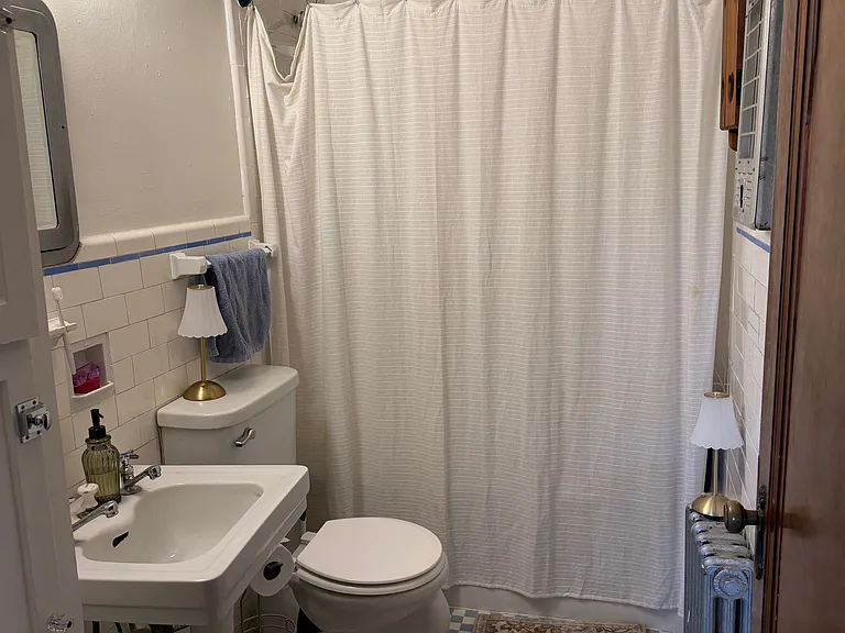 2611 Belmont Blvd #4 — Photo 9