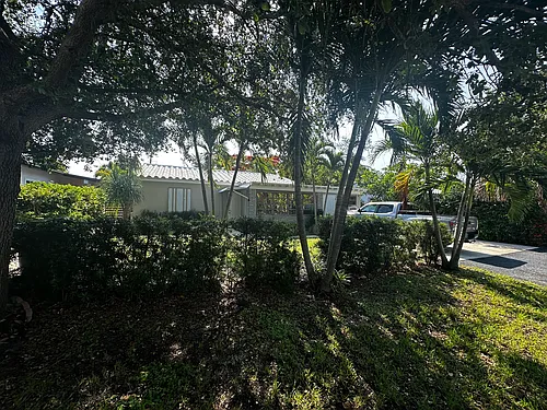 1607 NW 3rd Ave Photo 1