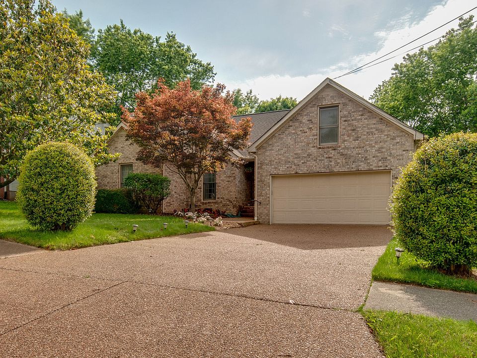 1st image of 1567 Birchwood Cir