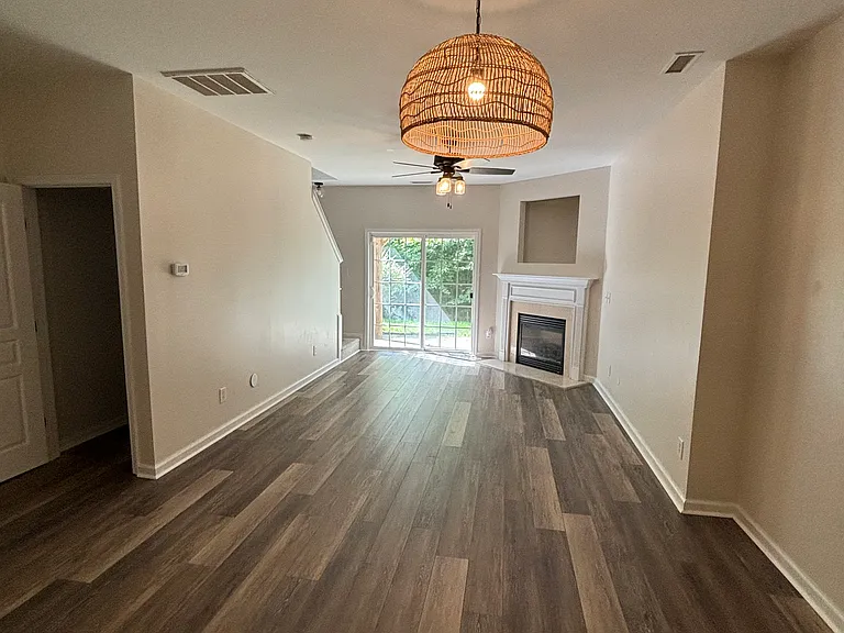 190 Cedar Elm Rd — Photo 4