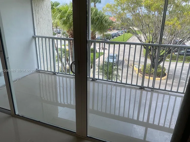 100 Lakeview Dr #316 — Photo 13