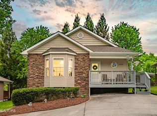 2710 Cobblestone Dr, Pigeon Forge, TN 37863