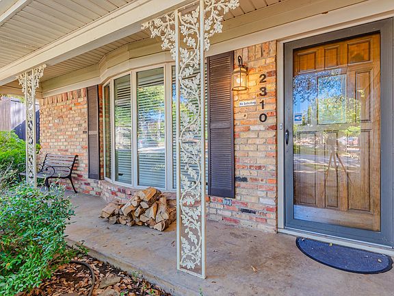 4th image of 2310 Ravenwood Dr
