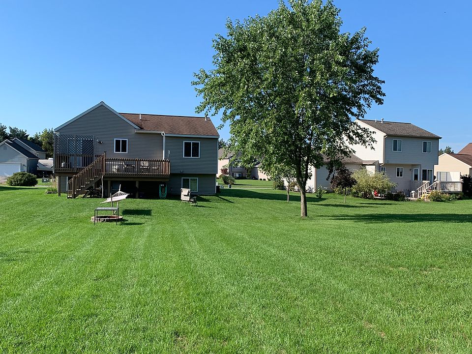 2nd image of 330 Pineview Dr