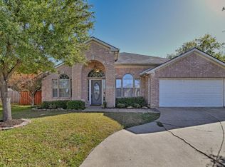 6435 Saint Leonard Dr, Arlington, TX 76001