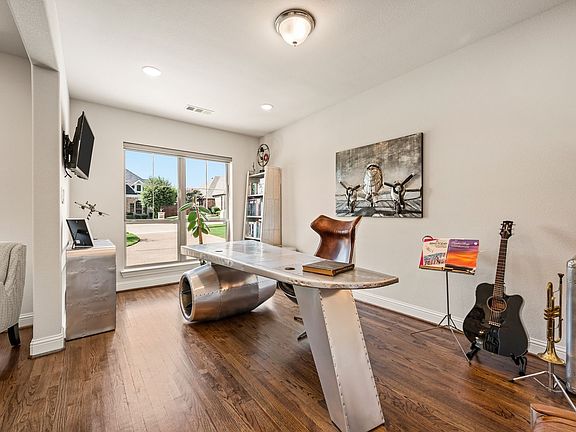 5th image of 8808 Verona Dr
