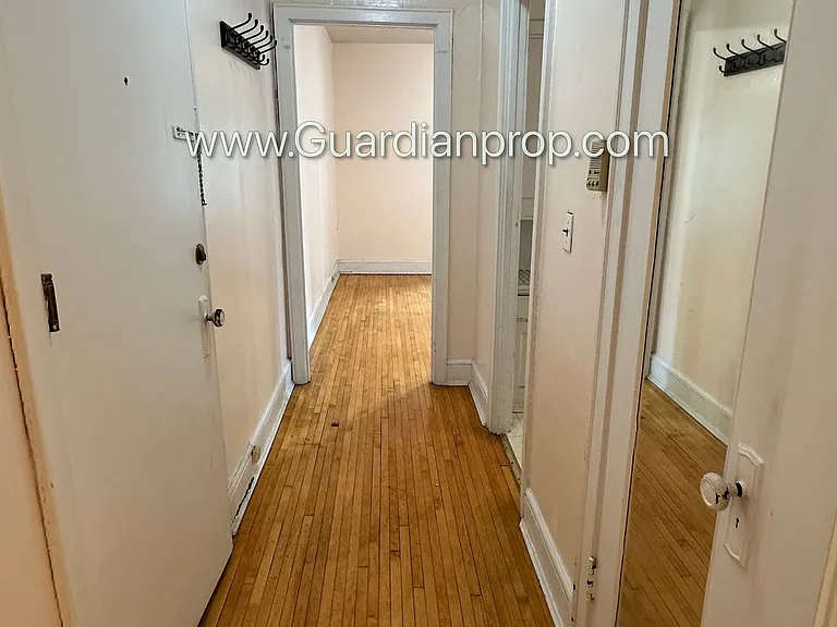 2876 Humboldt Ave S #105 — Photo 11