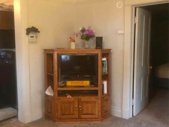 3rd image of 602 W 3rd St APT 5