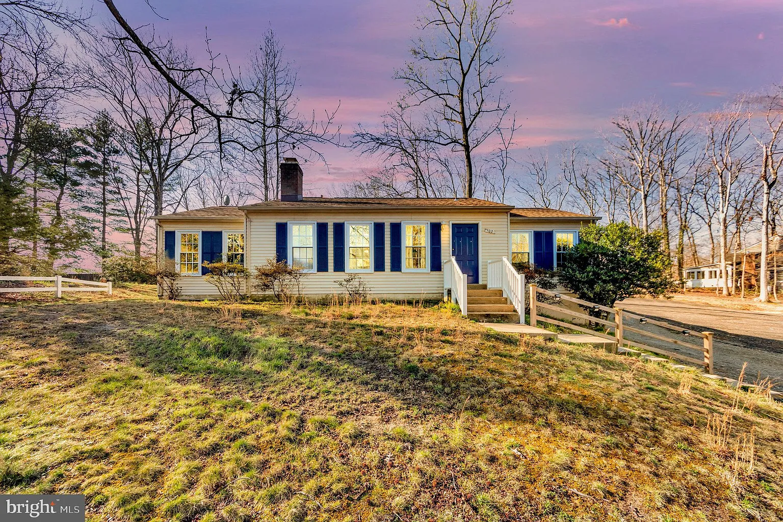 102 Bowen Dr photo 1