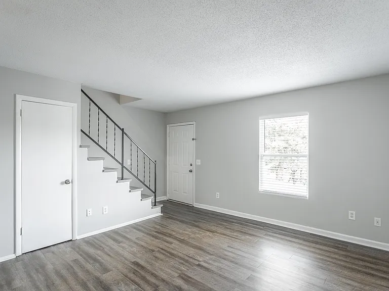 4407 Delashmitt Rd — Photo 7