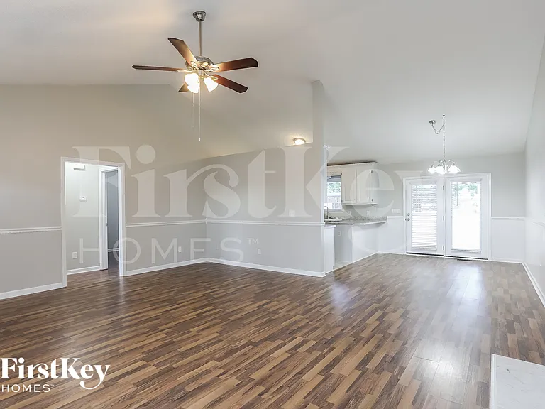 132 Mary Ln — Photo 4