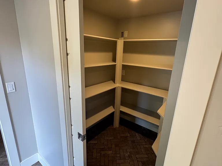 302 Park Ave — Photo 9