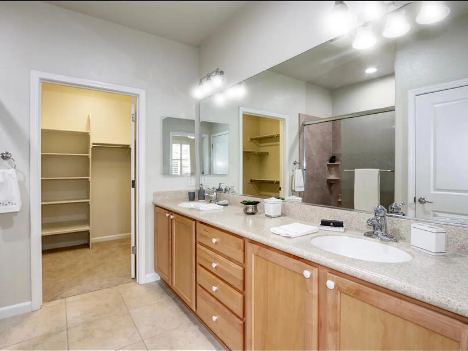 2 bed, 1257 sqft, $2,450 — Photo 4