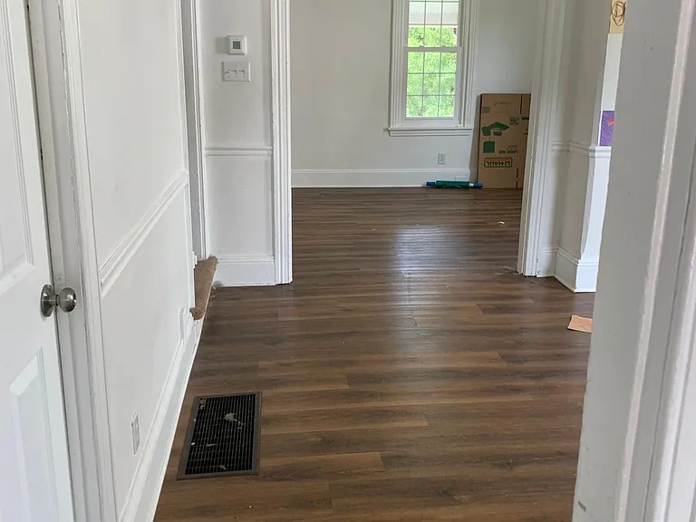 28 W King St — Photo 4