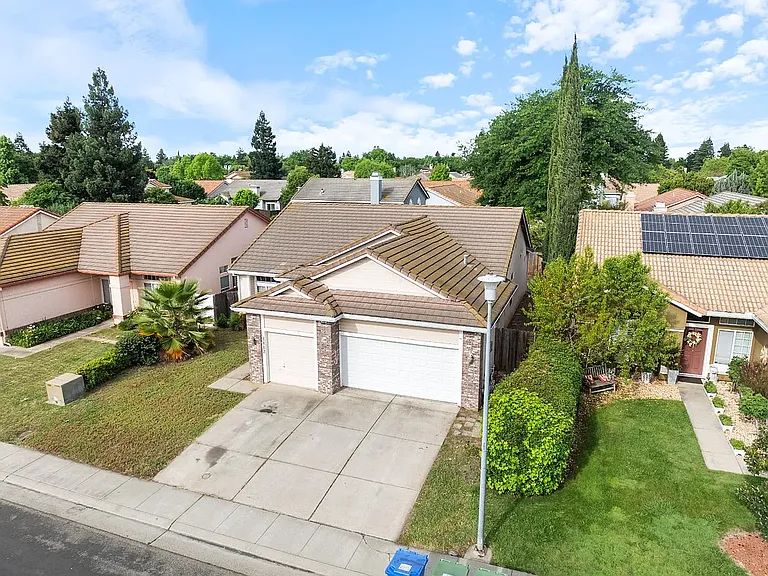 8862 Laguna Star Dr — Photo 3
