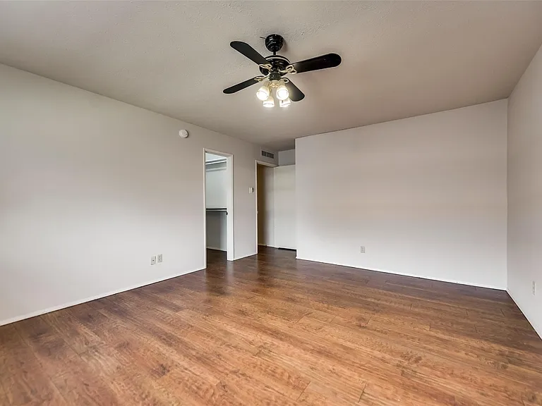 1429 Whitehall Dr — Photo 19