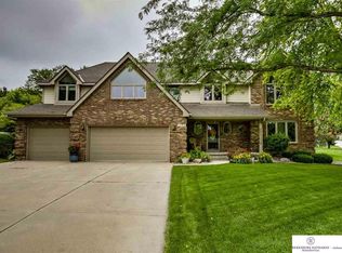 16712 Spring Cir, Omaha, NE 68130