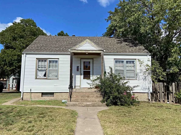 405 W 3rd St, Hays, KS 67601