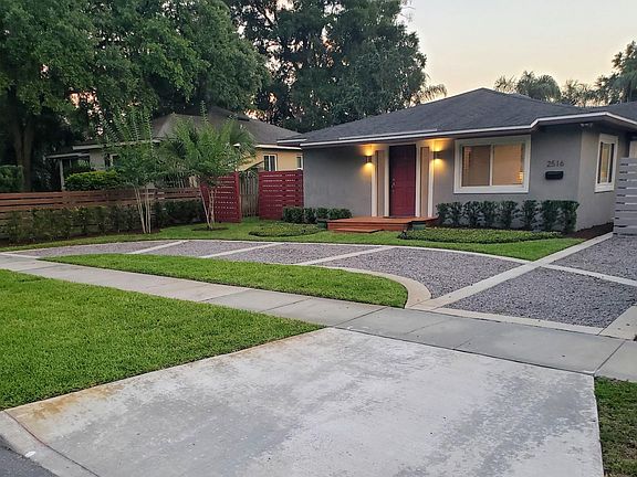Circular driveway