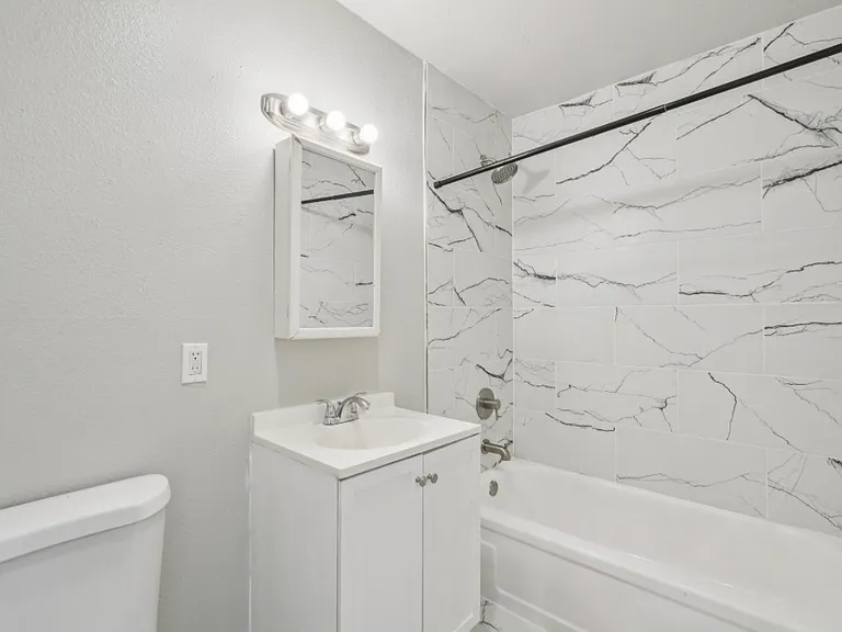 The Vista Heights Apartments — Photo 5