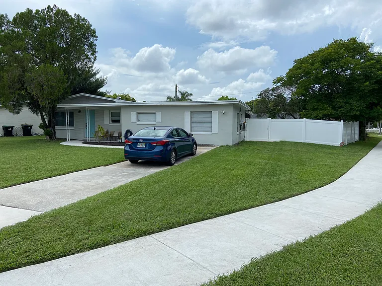 2814 Bonneville Dr #1 — Photo 2