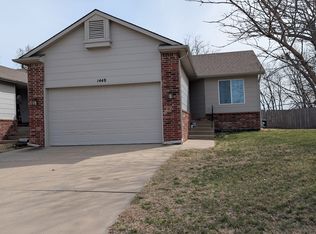 1448 N Glancey St, Andover, KS 67002