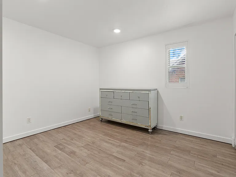34622 Donnelly St — Photo 10