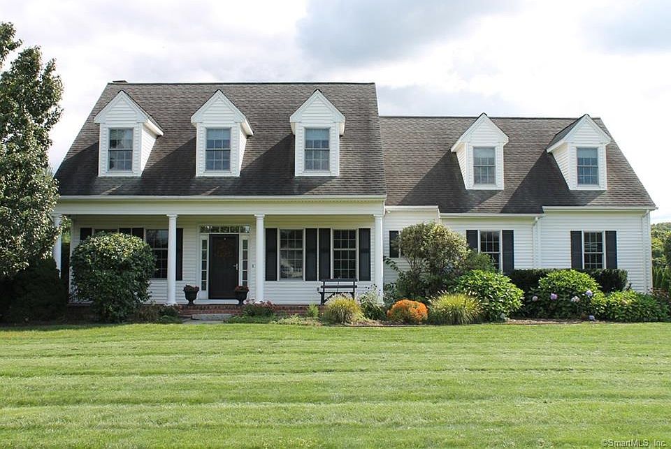 1st image of 92 Old Maids Ln