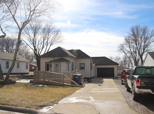 516 Beck Ave, Remsen, IA 51050