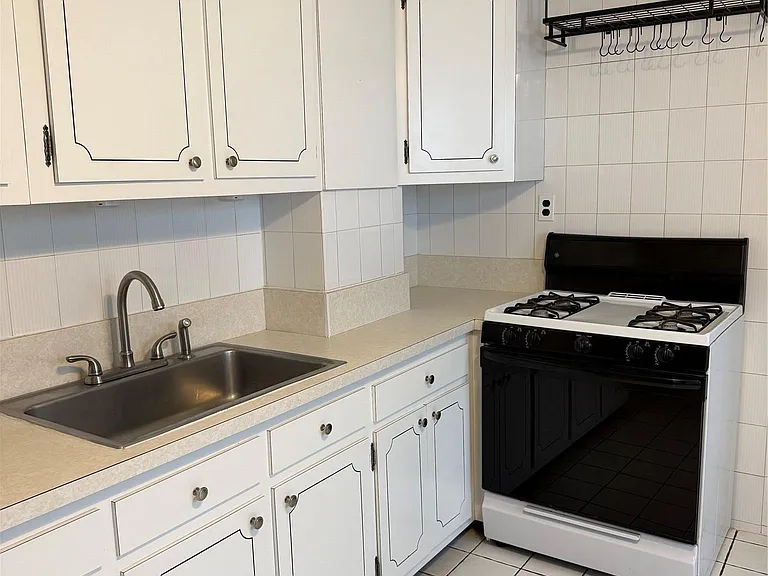 7 Chestnut St — Photo 2