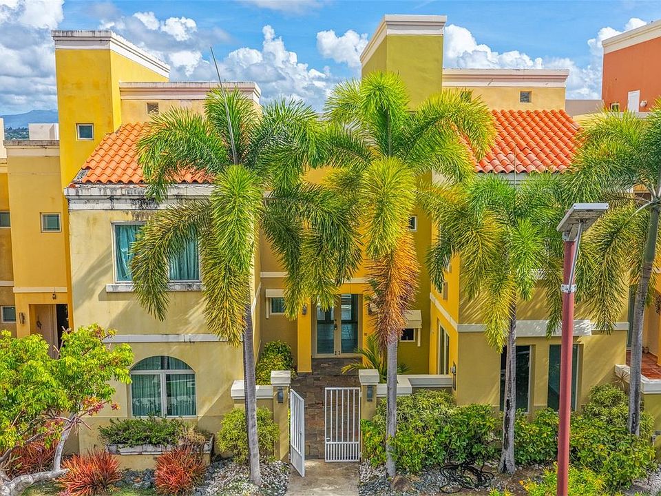 1st image of 90 Candelero Dr 32
