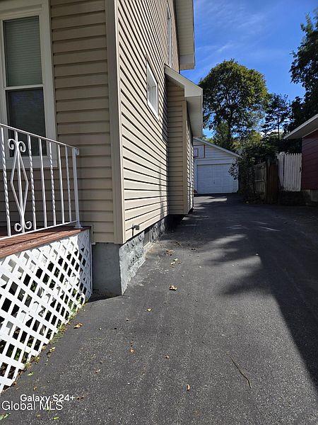 5th image of 1080 Keyes Avenue
