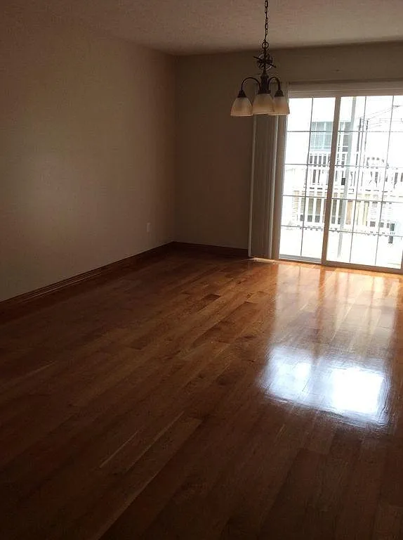3 bed, 2.5 bath, 2129 sqft, $1,800 — Photo 3