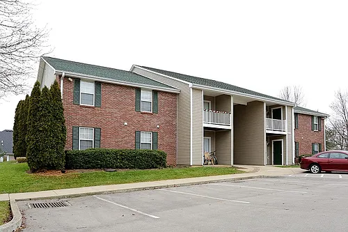 COLONIAL GARDENS APARTMENTS Photo 1