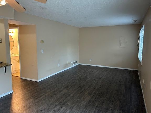 4th image of 381 Burnsville Pkwy E
